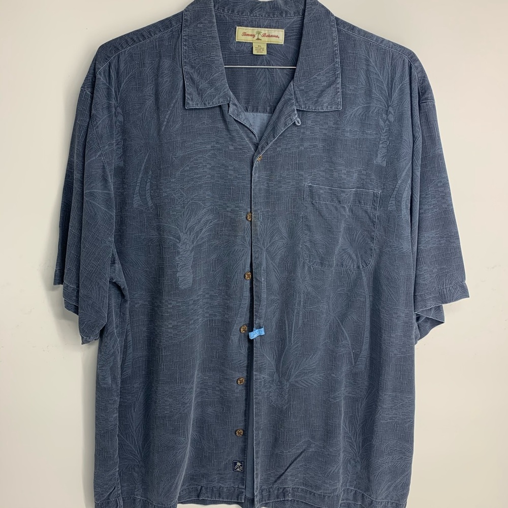 Tommy Bahama ShortSleeve button Down shirt